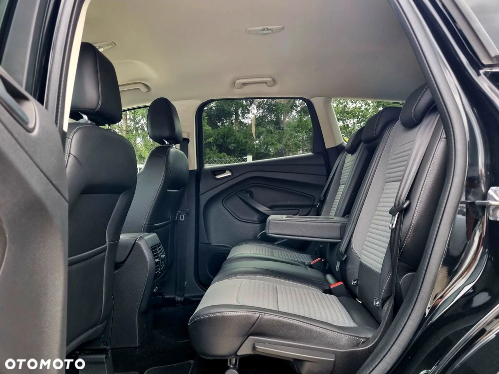 Ford Kuga 1.5 EcoBoost 2x4 Titanium - 10