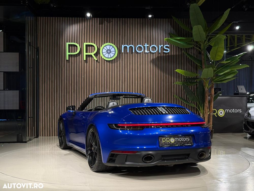 Porsche 911 Carrera 4 GTS PDK - 10
