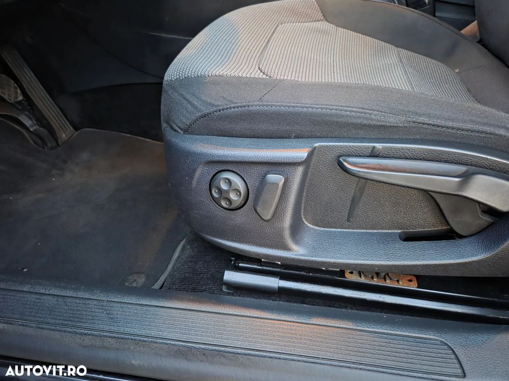 Volkswagen Passat - 12