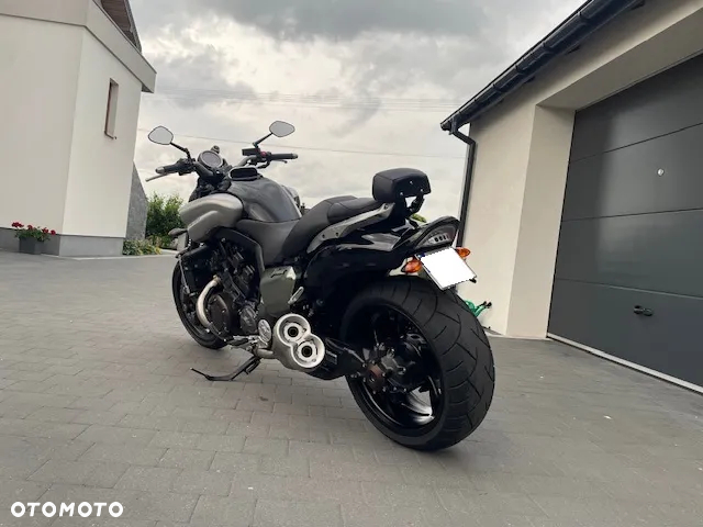 Yamaha V-MAX - 8