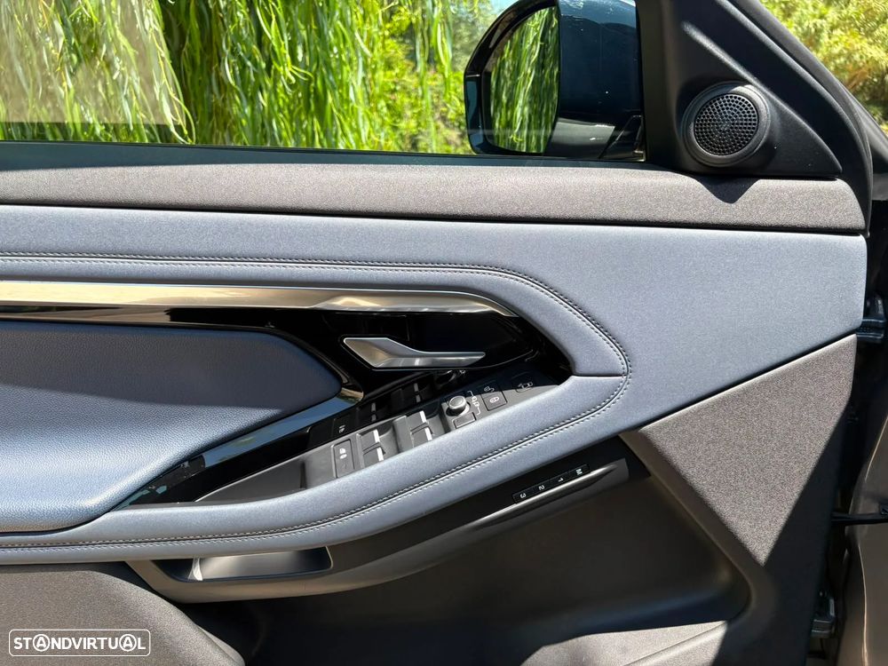 Land Rover Range Rover Evoque - 32