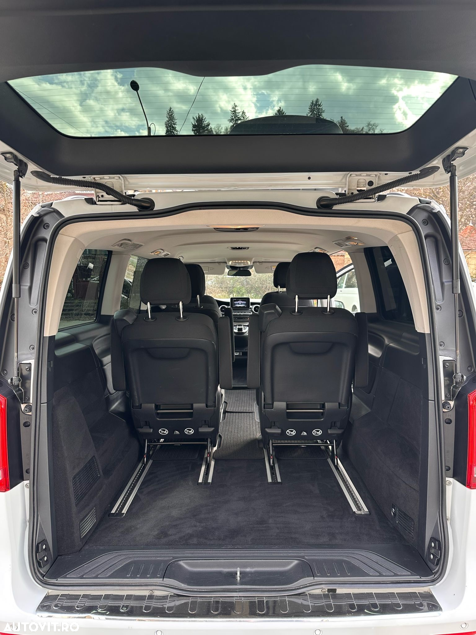 Mercedes-Benz V 220 d lang 4Matic 7G-TRONIC - 16