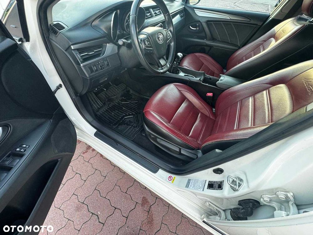 Toyota Avensis - 2