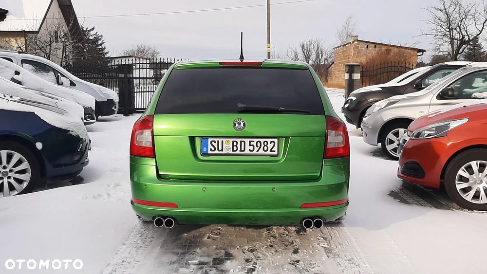 Skoda Octavia 2.0 TSI DSG RS - 10