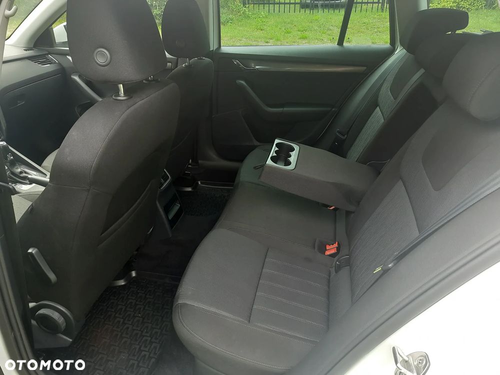 Skoda Octavia 1.5 TSI ACT Style DSG - 21