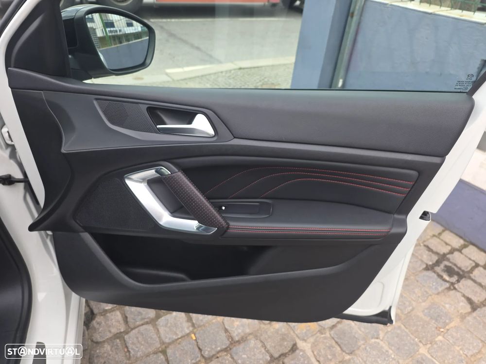 Peugeot 308 SW BlueHDi 130 EAT8 Stop & Start GT Pack - 48