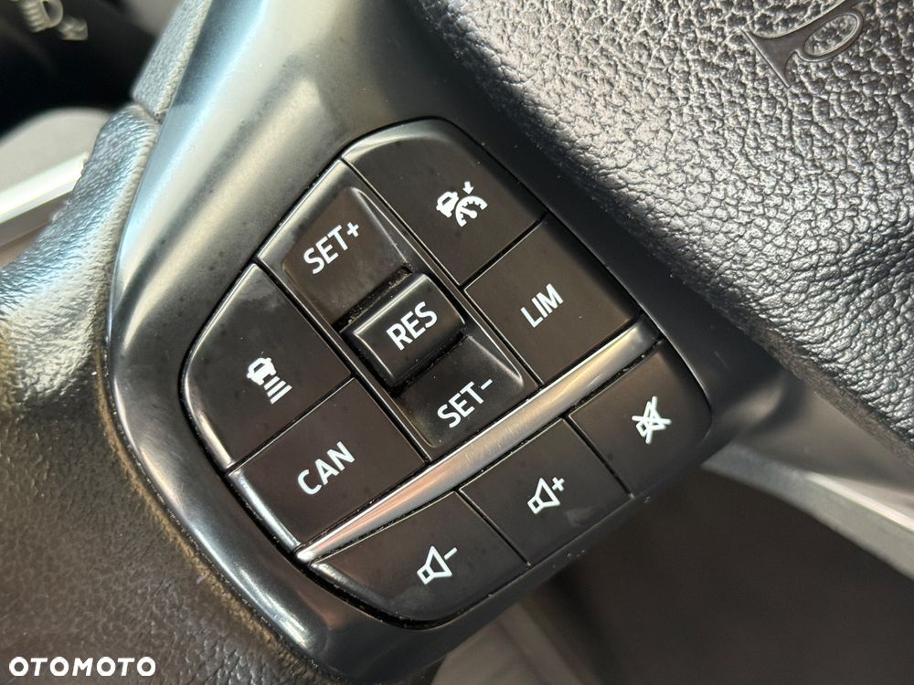 Ford Tourneo Custom - 29