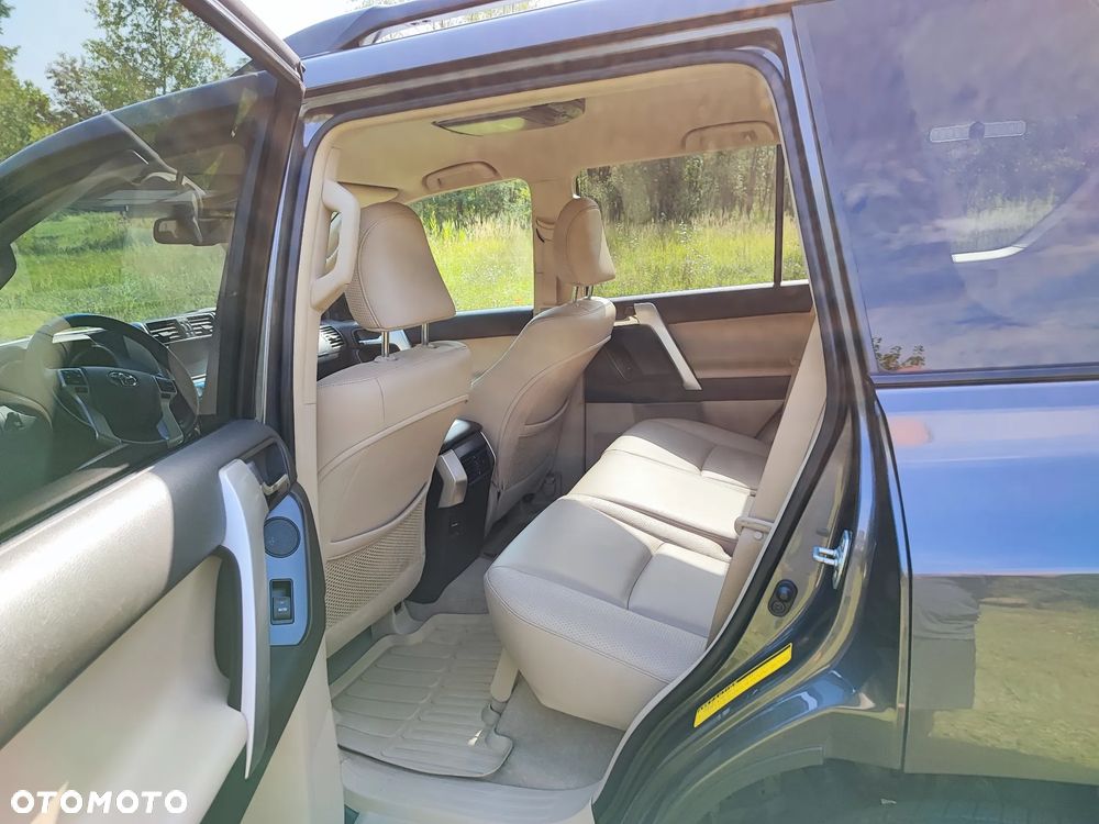 Toyota Land Cruiser LC 3.0 D-4D Prestige - 3