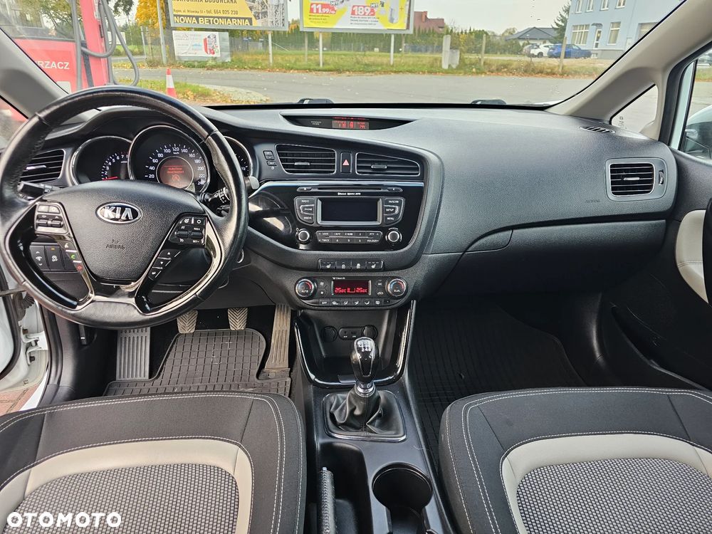 Kia Ceed 1.6 GDI ISG SW Platinum Edition - 5