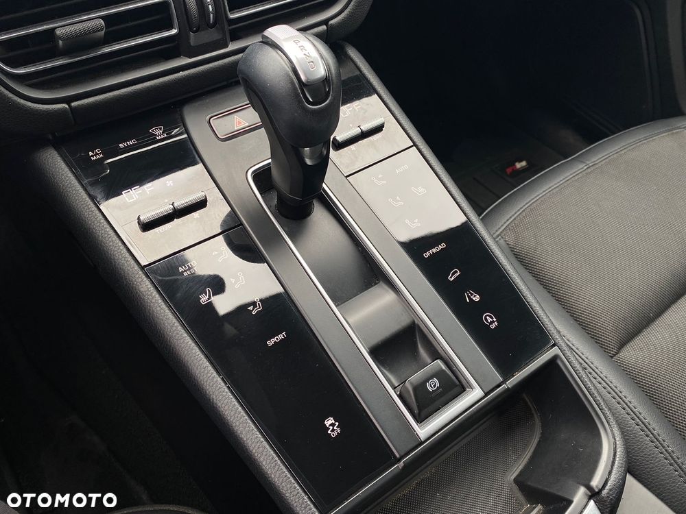 Porsche Macan Standard - 19