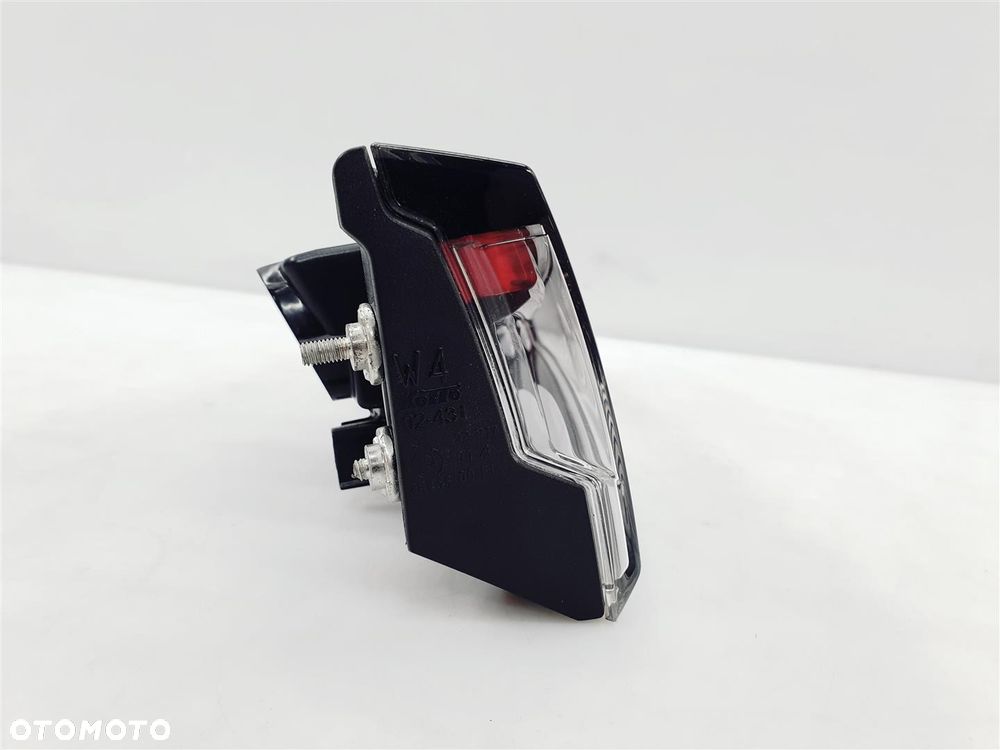 TOYOTA COROLLA E21 KOMBI 18r+ LEWA LAMPA TYŁ W KLAPĘ ORY EU !!! 02431 - 5