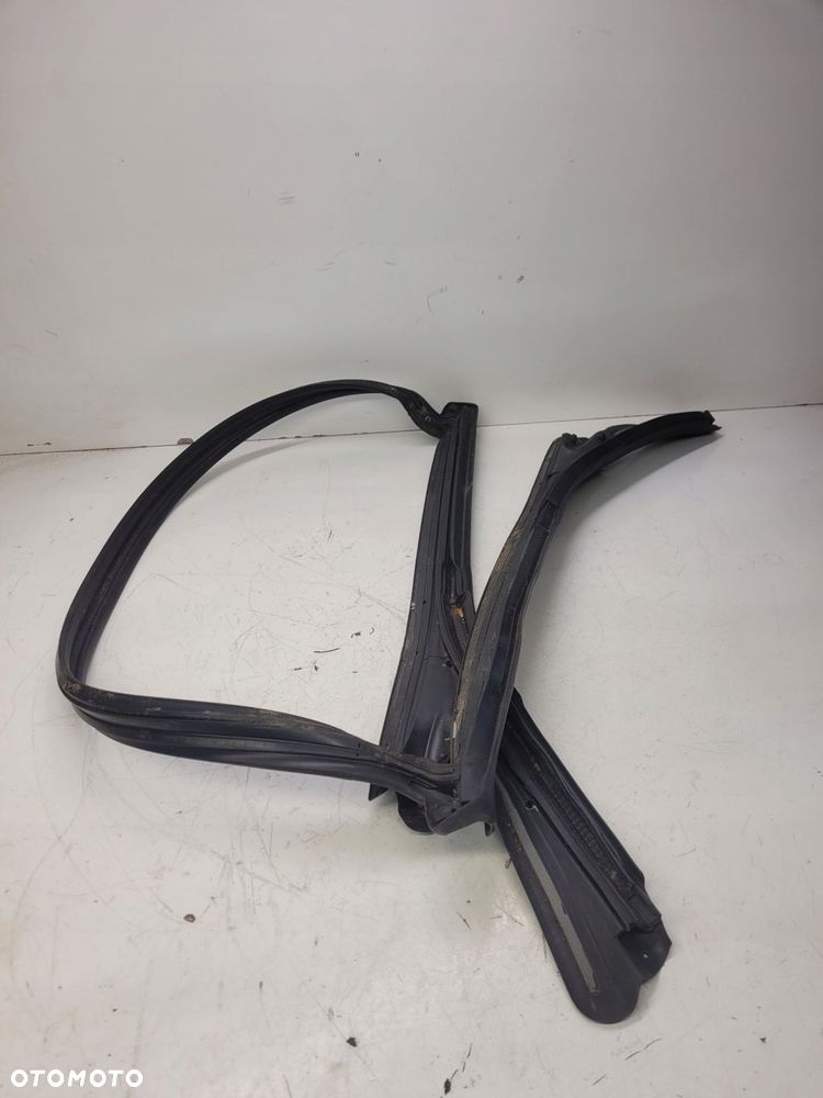 USZCZELKA RAMY DACHU AUDI A3 8P CABRIO 8P7871465B - 1