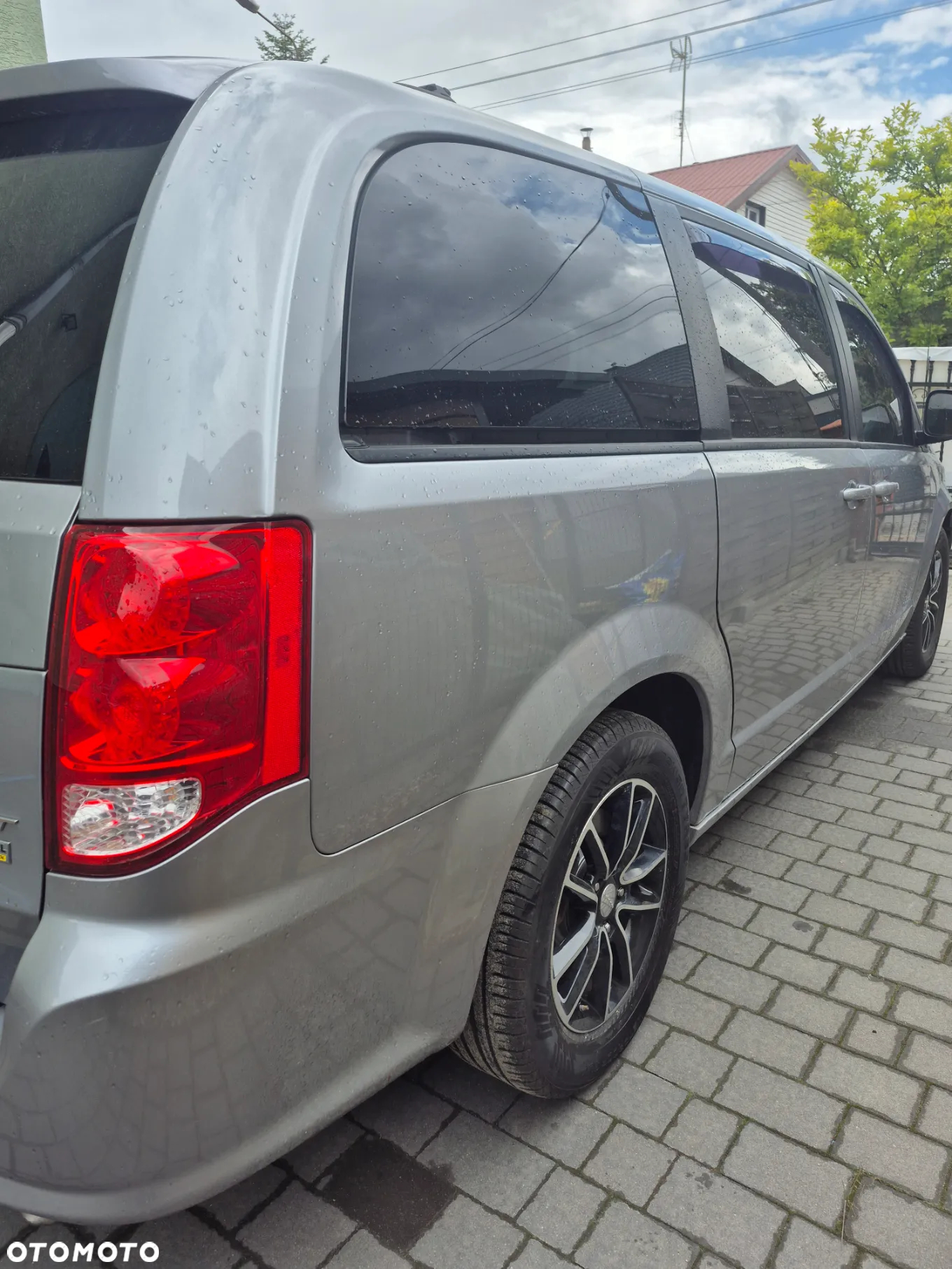 Dodge Grand Caravan - 25