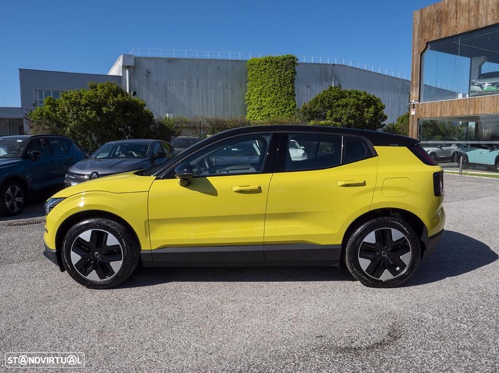 Volvo EX30 Single Motor Extended Range RWD Plus - 4