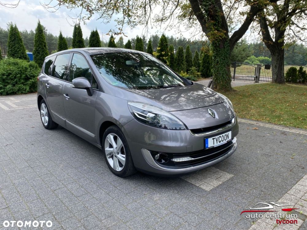 Renault Grand Scenic - 32