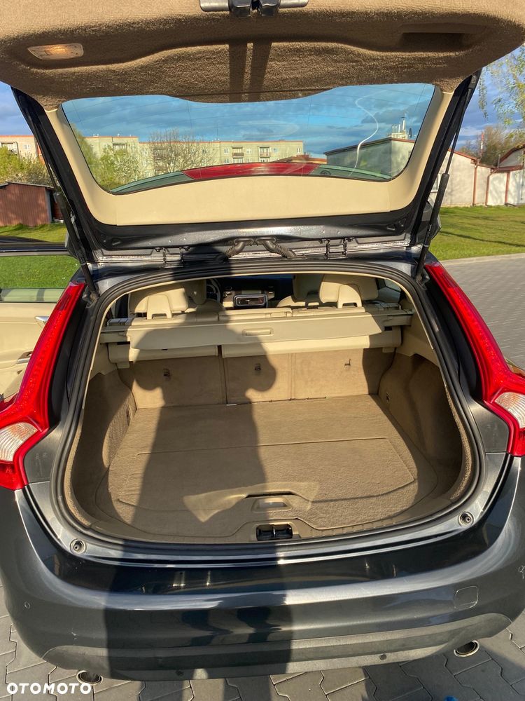 Volvo V60 D5 AWD Summum - 17