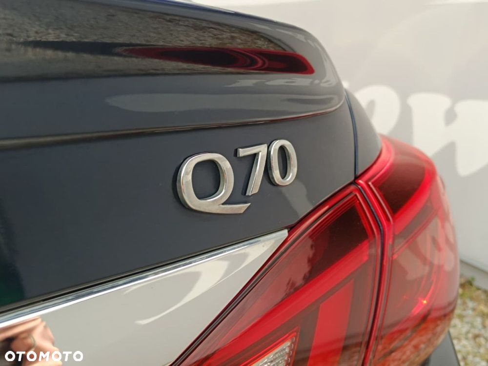 Infiniti Q70 - 36