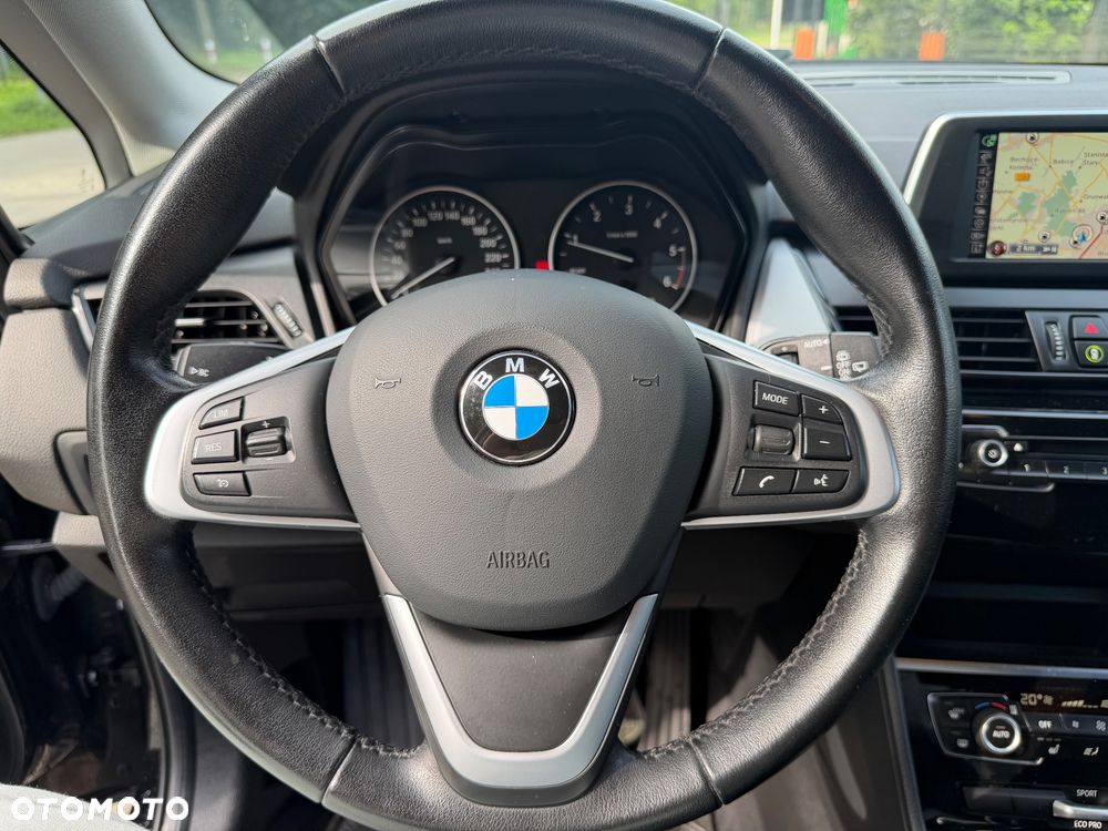 BMW Seria 2 218d - 22