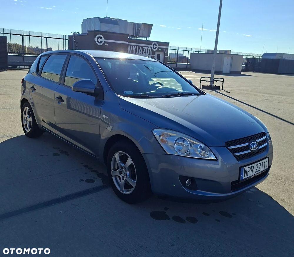 Kia Ceed 2009 photo 3