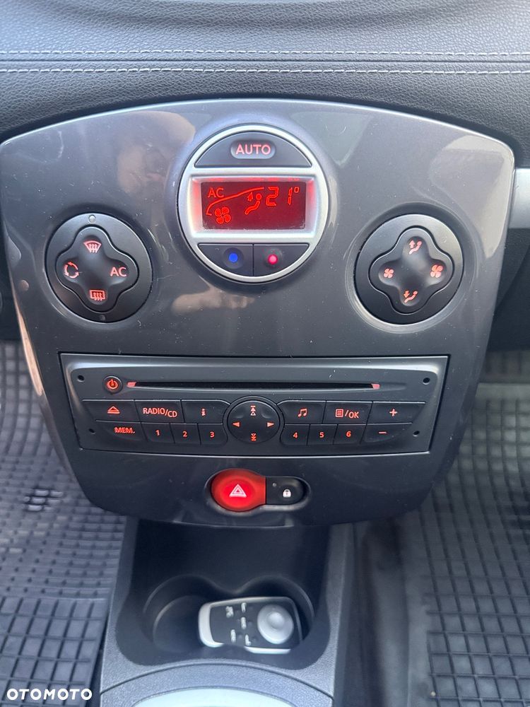 Renault Clio - 24