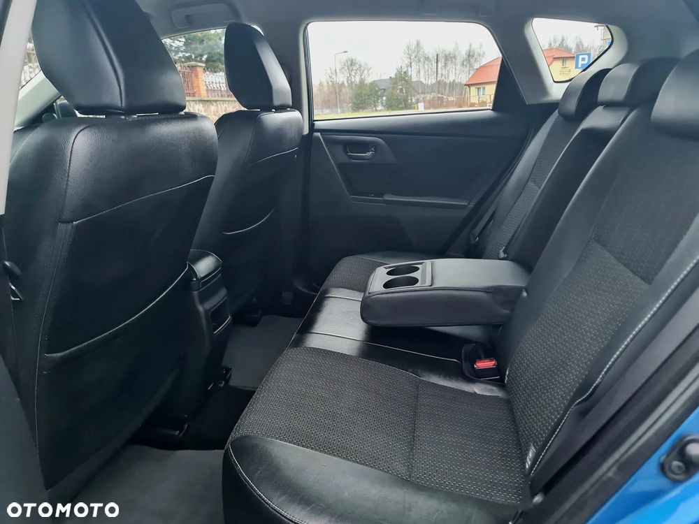 Toyota Auris 2.0 D-4D Executive - 34