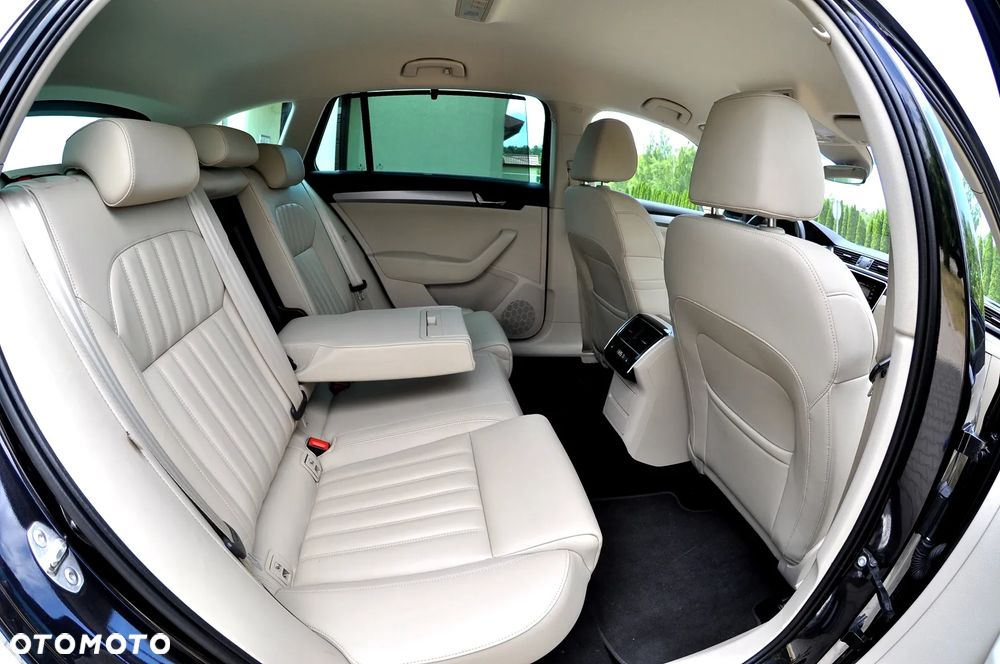 Skoda Superb 2.0 TDI Premium Edition - 25