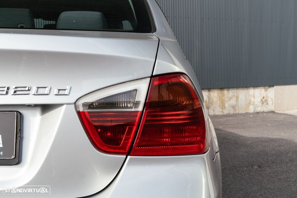 BMW 320 d EfficientDynamics - 22