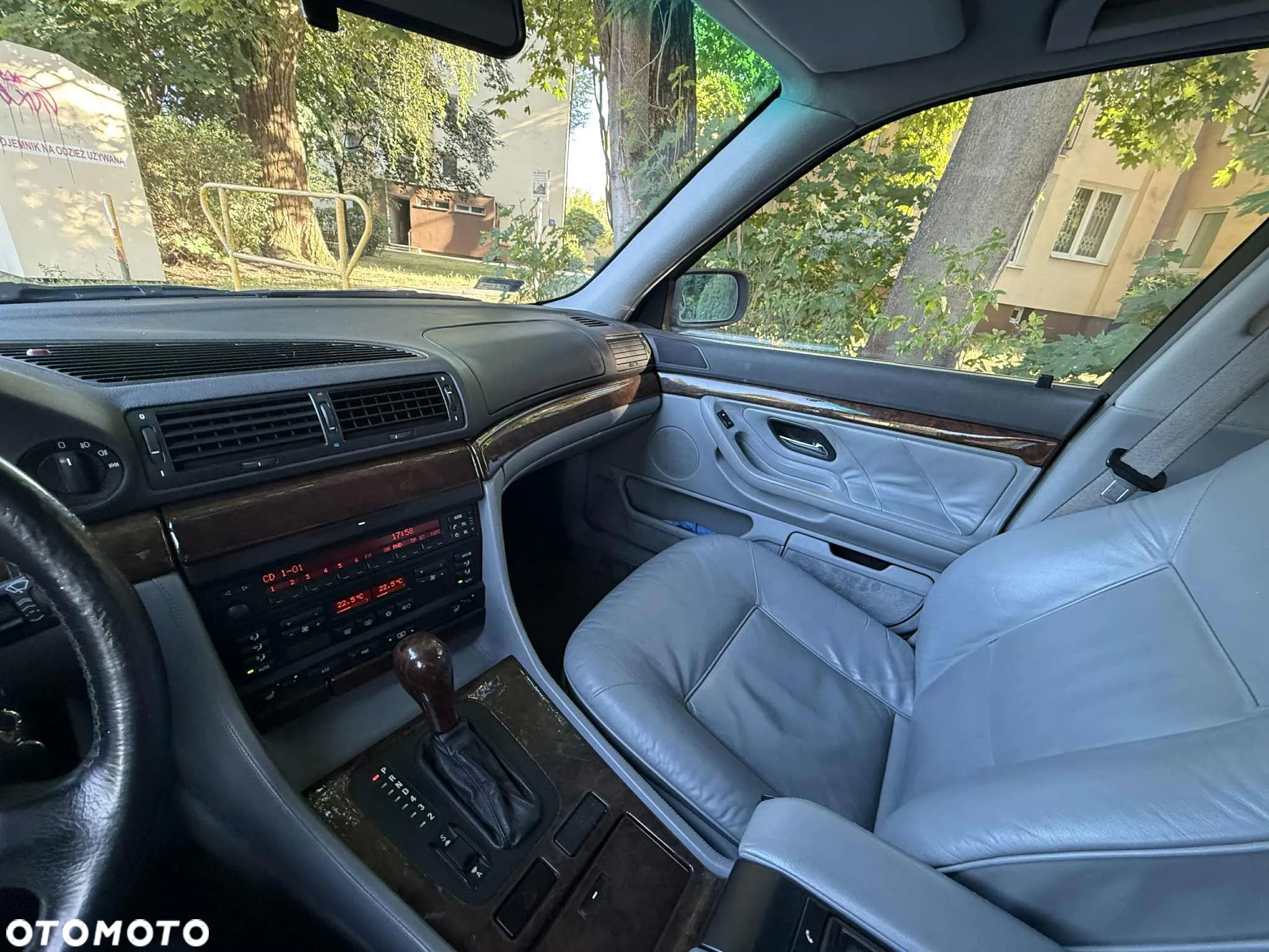 BMW Seria 7 740iL - 26