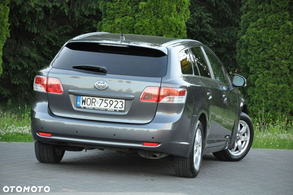 Toyota Avensis Touring Sports 1.8 Multidrive S Comfort - 17