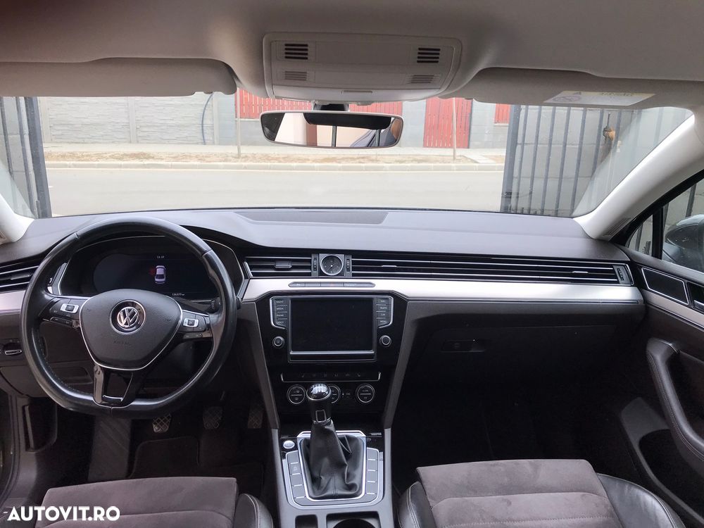Volkswagen Passat 2.0 TDI Highline - 12