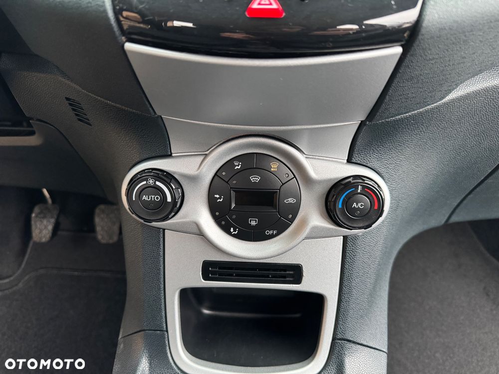 Ford Fiesta 1.4 Champions Edition - 14