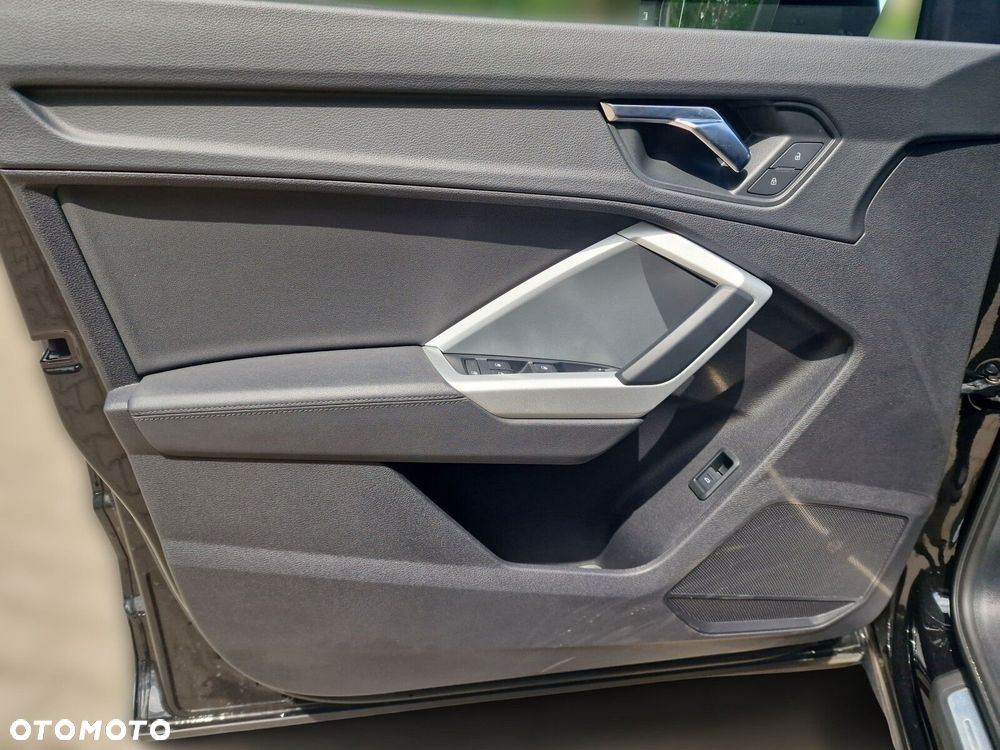 Audi Q3 Sportback - 13