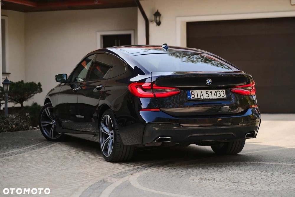 BMW 6GT - 8