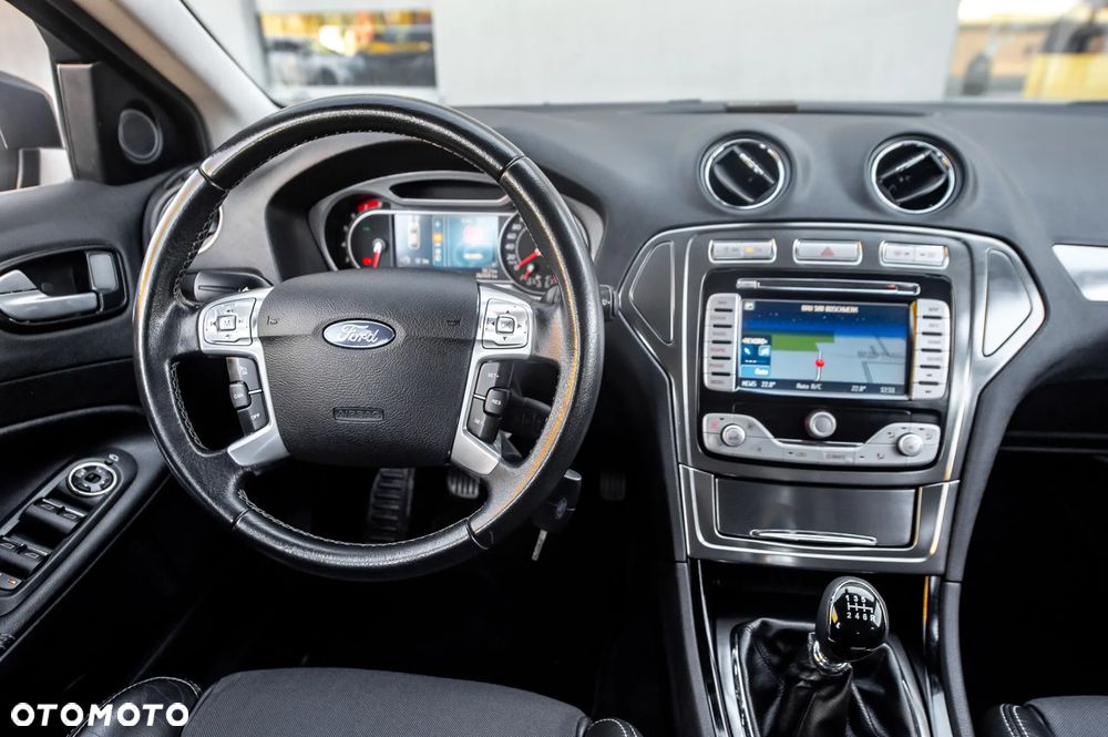 Ford Mondeo 2.5 Titanium X - 23