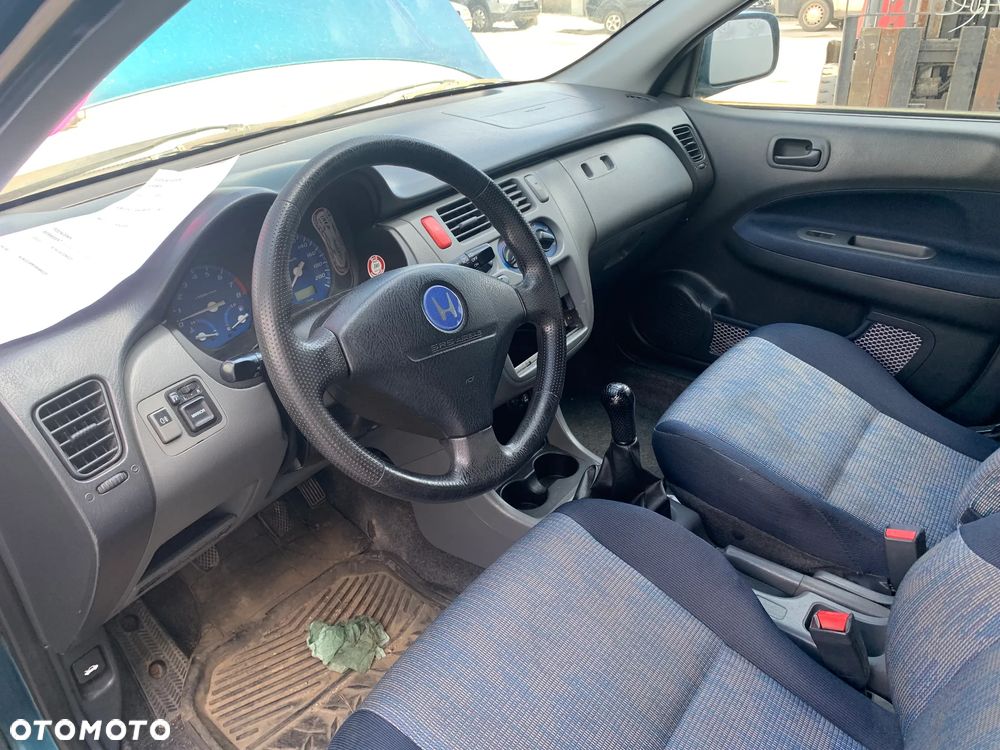 HONDA HR-V 2000 *SAMOCHÓD NA CZĘŚCI* 1670 MASKA, LAMPA, DRZWI, LUSTERKO, ZDERZAK, GRILL, BŁOTNIK, KLAPA, BELKA, DESKA, FOTELE, KANAPA, ĆWIARTKA KIEROWNICA, TARCZE, ZACISKI, ZAWIESZENIE, KOMPLETNY PRZÓD, KOMPLETNY TYŁ, LICZNIK, ZEGARY, PRAWE LEWE PRZÓD TYŁ - 5