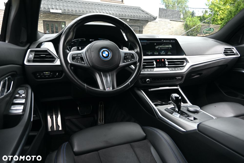 BMW Seria 3 320e M Sport - 16