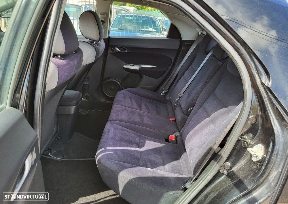 Honda Civic 1.4 Comfort - 9