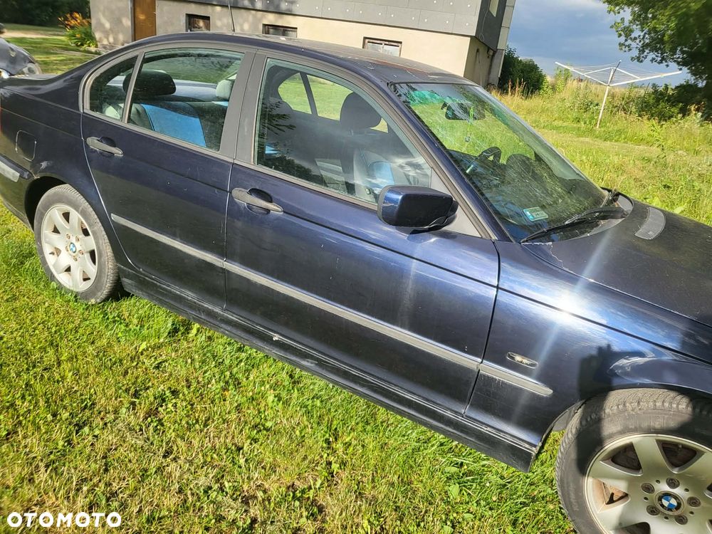 BMW Seria 3 318i - 3