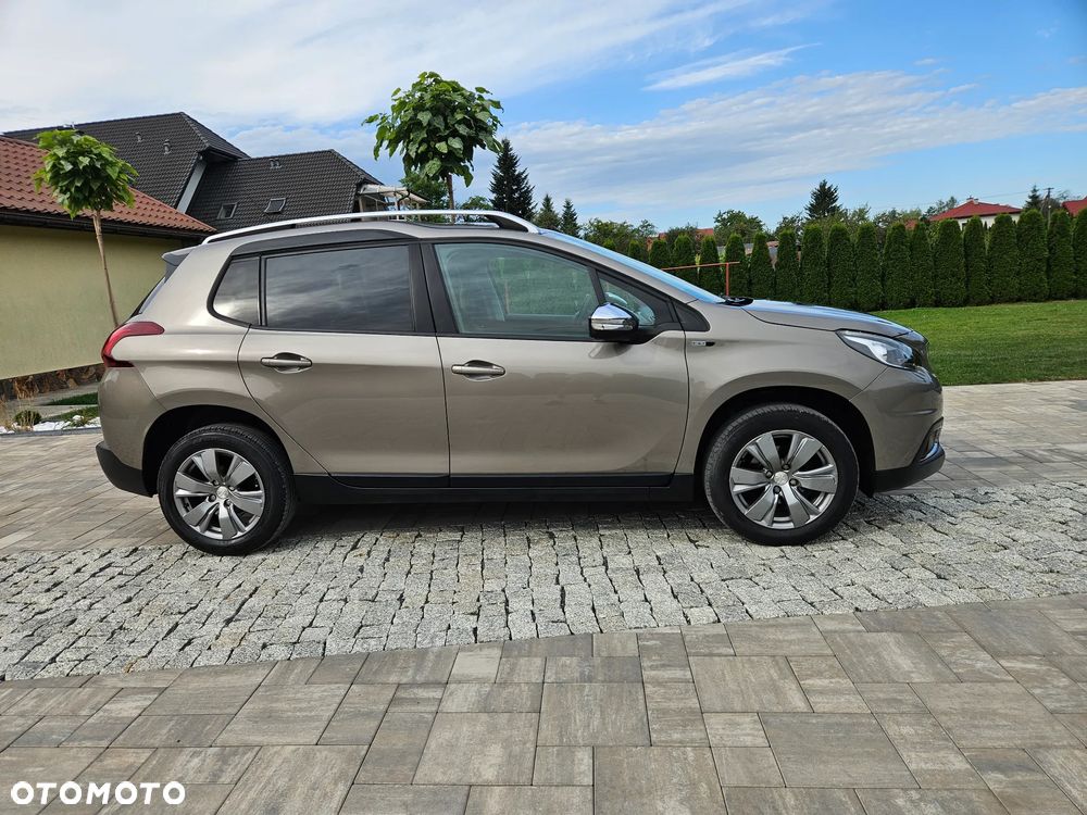 Peugeot 2008 1.2 Pure Tech Signature - 28