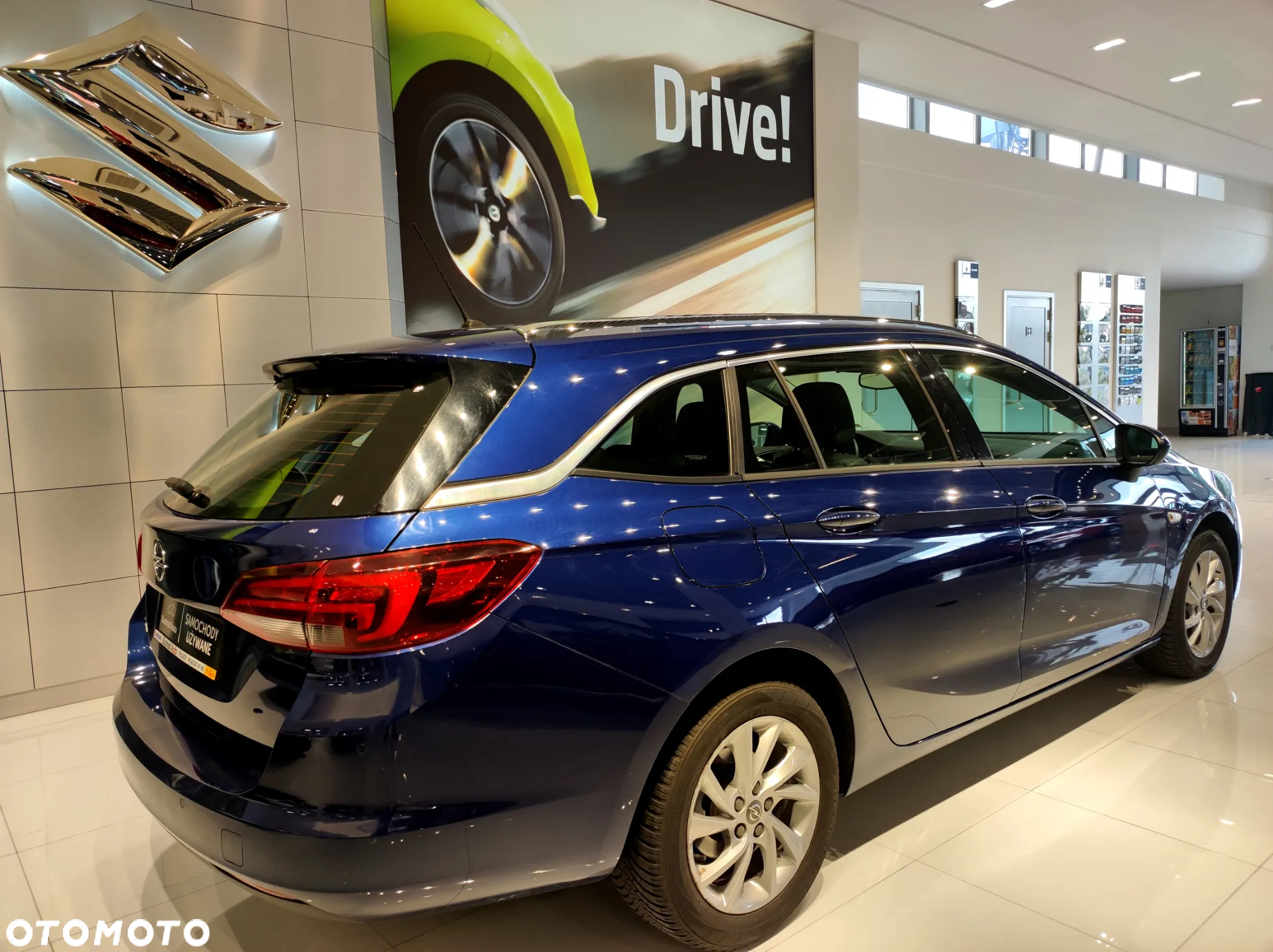 Opel Astra V 1.2 T Elegance S&S - 4