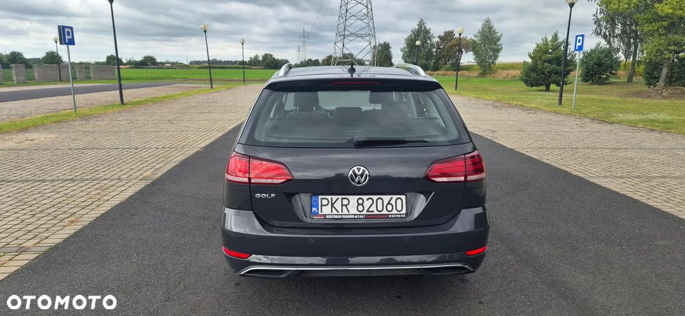 Volkswagen Golf - 6