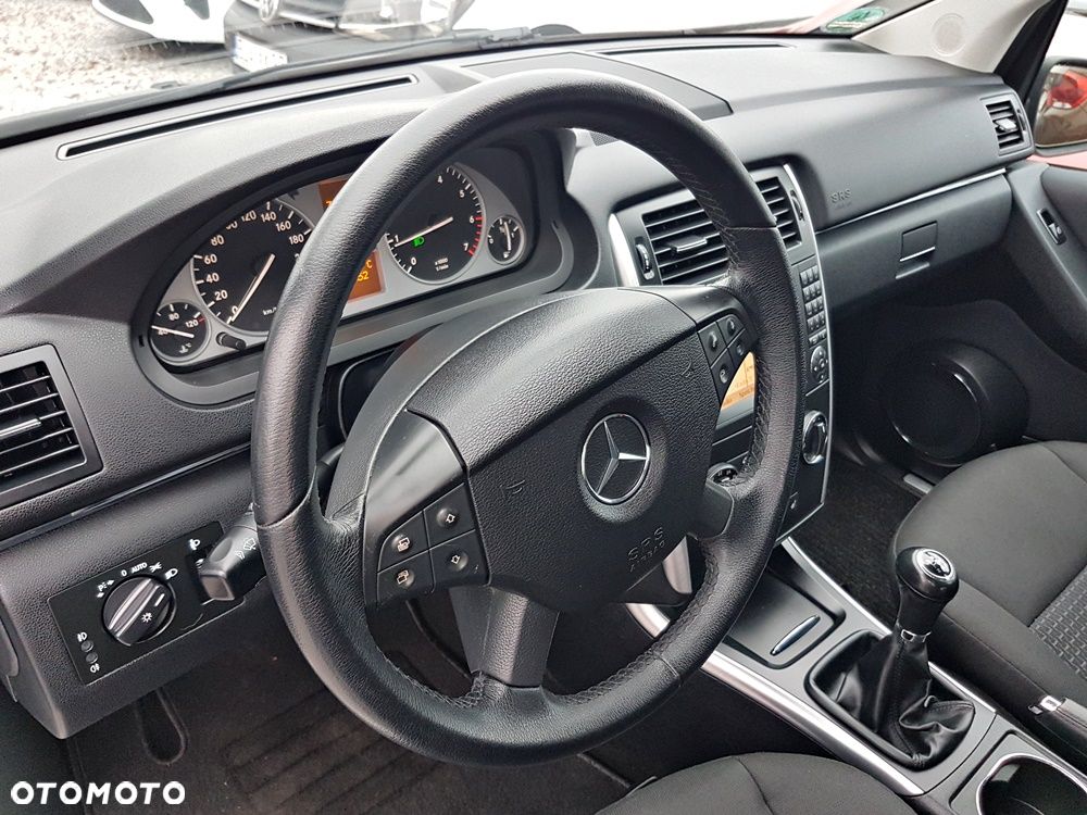 Mercedes-Benz Klasa B 180 BlueEFFICIENCY SPORT EDITION - 12