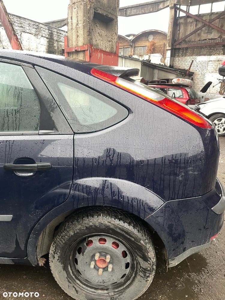 BLOTNIK TYL CWIARTKA V3 FORD FOCUS MK II HB - 5