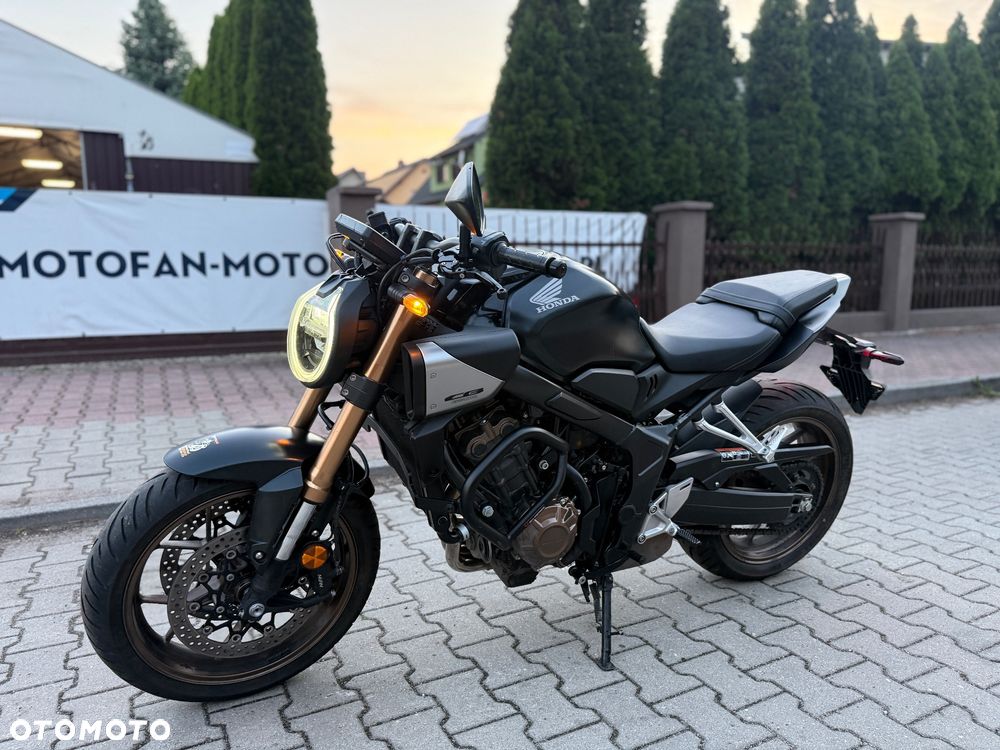 Honda CB - 12