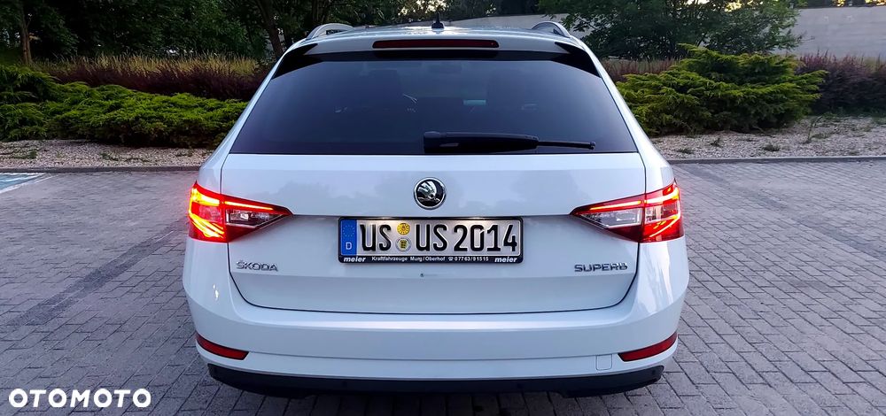 Skoda Superb 2.0 TDI Premium Edition - 13