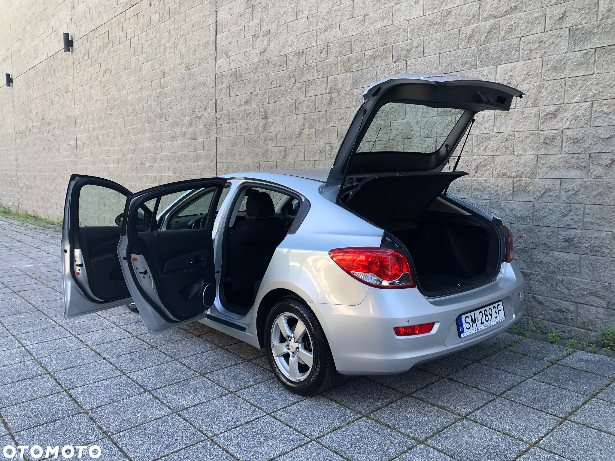 Chevrolet Cruze 1.6 LS - 21