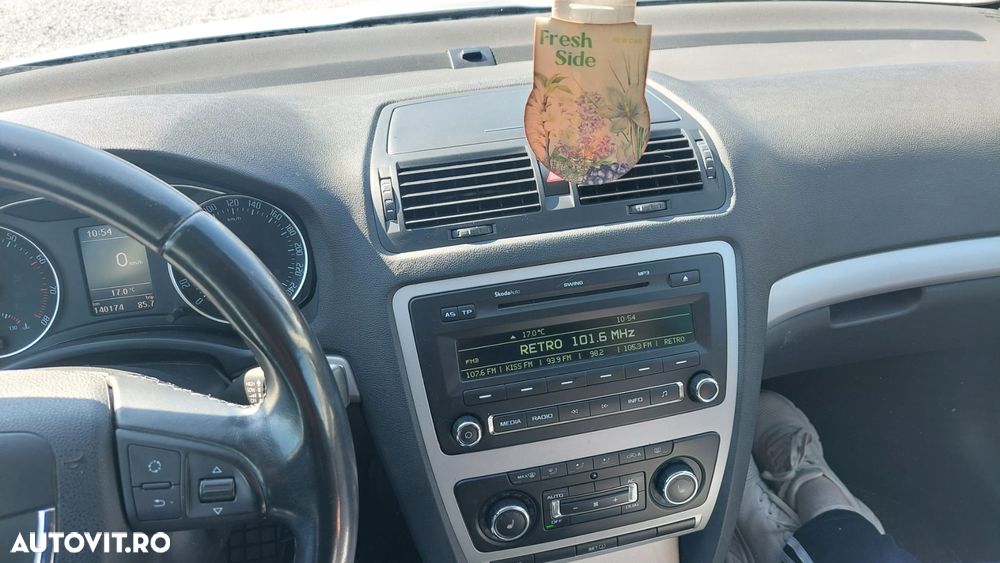 Skoda Octavia 1.4 TSI Ambiente DSG - 11