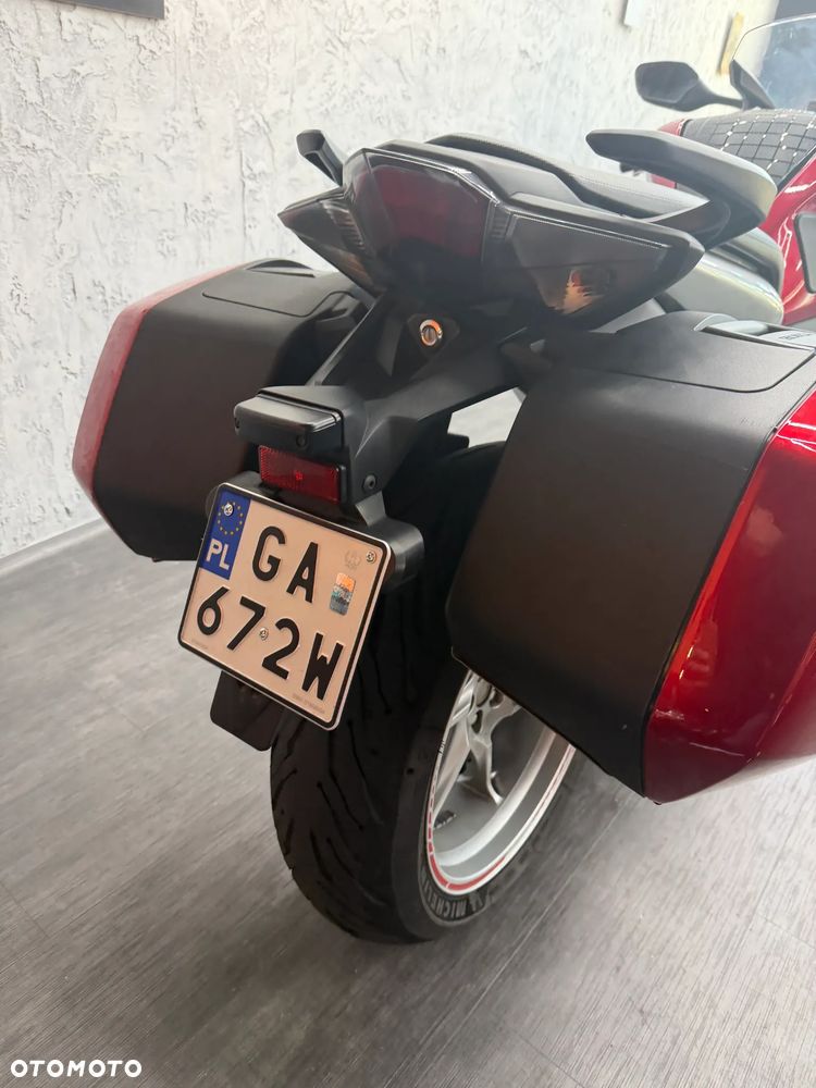 Honda VFR - 16