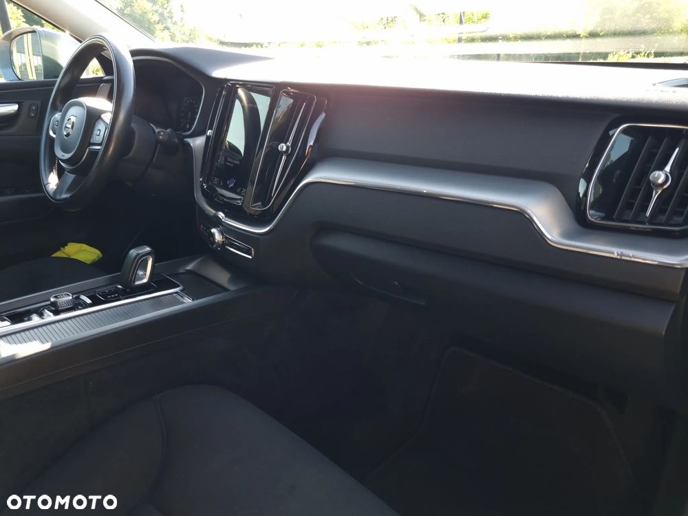 Volvo XC 60 B4 B Momentum Pro - 9