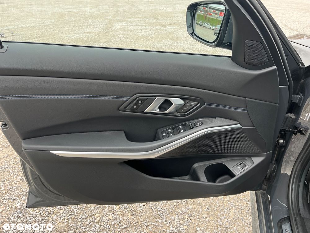 BMW Seria 3 320d M Sport Shadow - 23